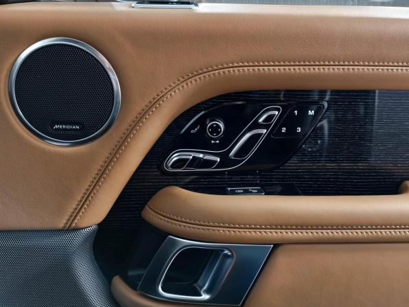 Land Rover Range Rover IV Рестайлинг с пробегом 2018 года, цена 5 470 000 рублей, 173800 км, внедорожник, Автокод Объявления