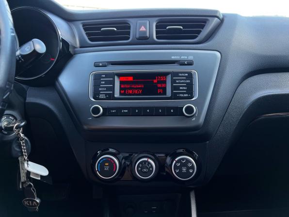 Kia Rio III Рестайлинг с пробегом 2015 года, цена 1 215 000 рублей, 87533 км, седан, Автокод Объявления