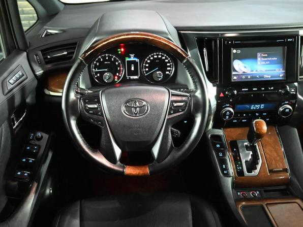 Toyota Alphard III с пробегом 2015 года, цена 3 570 000 рублей, 161799 км, минивэн, Автокод Объявления