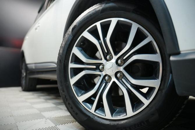 Mitsubishi Outlander III Рестайлинг 2 с пробегом 2015 года, цена 1 640 000 рублей, 153000 км, внедорожник, Автокод Объявления