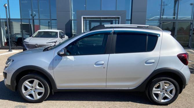 Renault Sandero II с пробегом 2017 года, цена 999 000 рублей, 97494 км, хэтчбек, Автокод Объявления