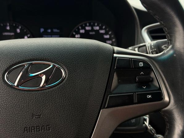 Hyundai Solaris II с пробегом 2018 года, цена 1 392 000 рублей, 125432 км, седан, Автокод Объявления