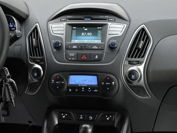 Hyundai ix35 I Рестайлинг с пробегом 2015 года, цена 1 019 000 рублей, 118635 км, внедорожник, Автокод Объявления