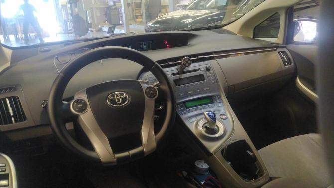Toyota Prius III (XW30) с пробегом 2009 года, цена 940 000 рублей, 335871 км, лифтбек, Автокод Объявления