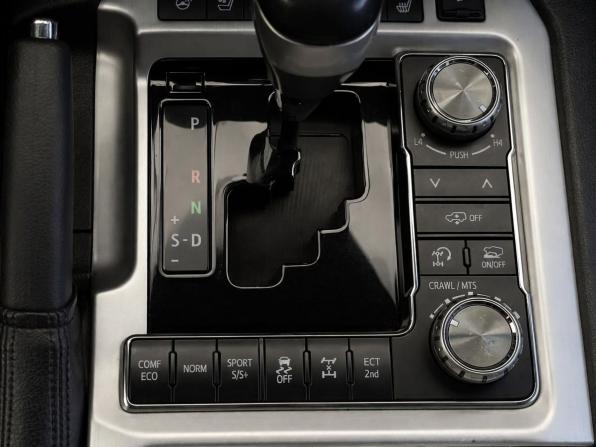Toyota Land Cruiser 200 Series Рестайлинг 2 с пробегом 2017 года, цена 7 677 000 рублей, 74541 км, внедорожник, Автокод Объявления