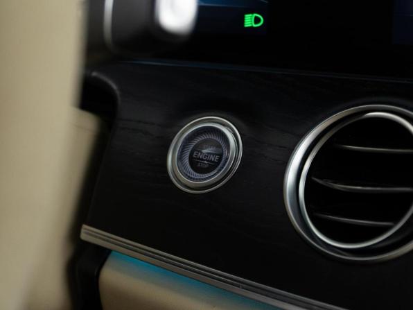 Mercedes-Benz E-Класс V (W213 S213 C238) с пробегом 2019 года, цена 3 848 046 рублей, 39290 км, седан, Автокод Объявления