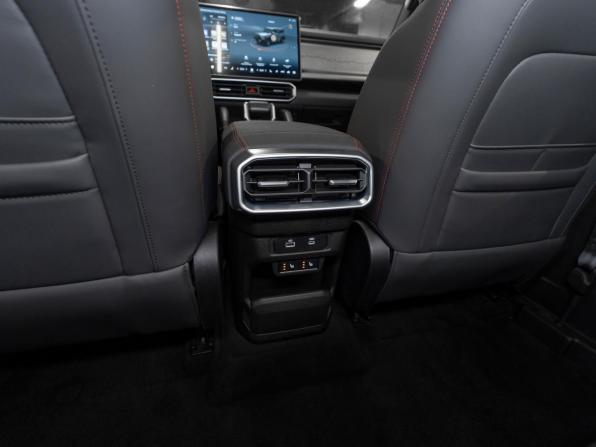 JETOUR T2 с пробегом 2024 года, цена 3 190 000 рублей, 43824 км, внедорожник, Автокод Объявления