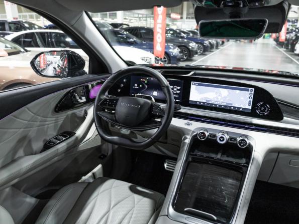 Exeed RX с пробегом 2023 года, цена 3 049 700 рублей, 52000 км, внедорожник, Автокод Объявления