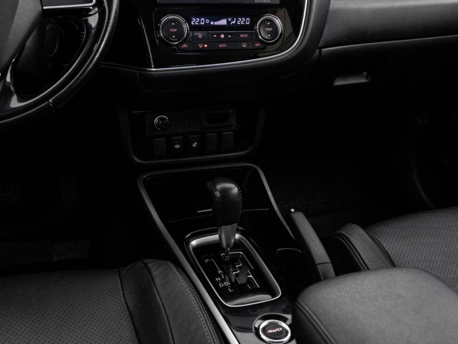 Mitsubishi Outlander III Рестайлинг 2 Санкт-Петербург  - изображение 14