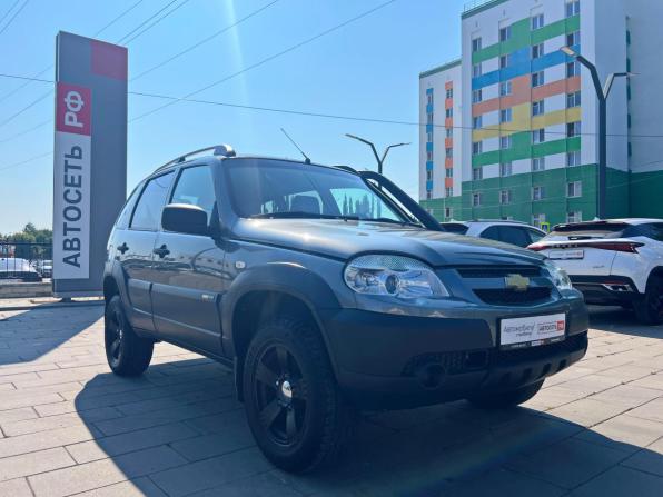 Chevrolet Niva I Рестайлинг с пробегом 2017 года, цена 694 900 рублей, 116971 км, внедорожник, Автокод Объявления