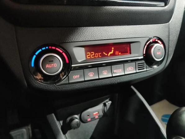 Kia Rio III с пробегом 2015 года, цена 1 099 000 рублей, 97700 км, седан, Автокод Объявления