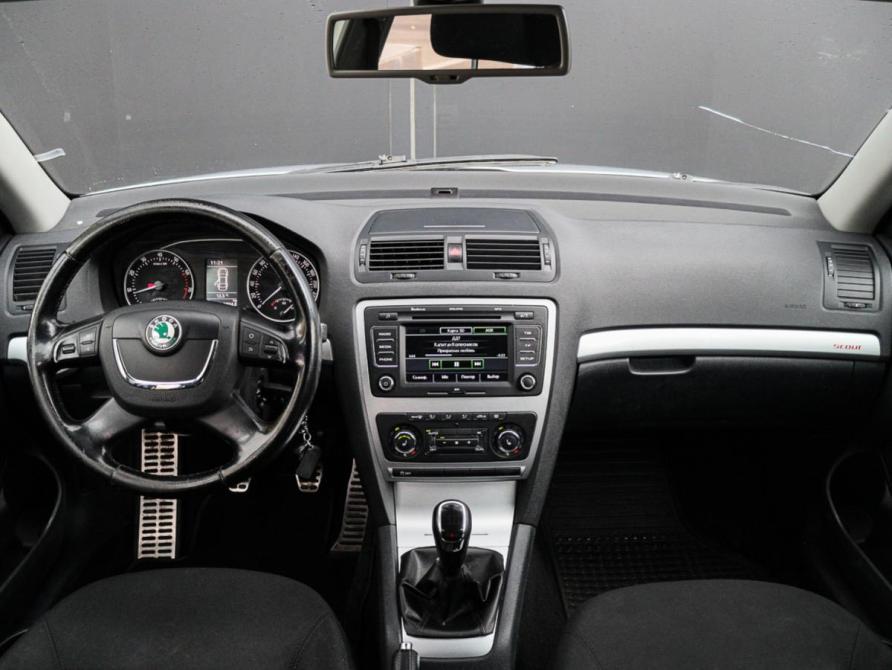 Skoda Octavia II (A5) Рестайлинг Москва  - изображение 9