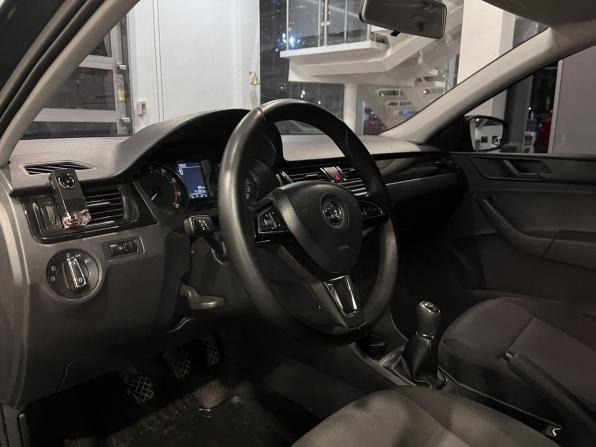 Skoda Rapid I с пробегом 2016 года, цена 1 220 000 рублей, 141964 км, лифтбек, Автокод Объявления
