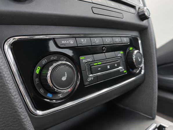 Skoda Superb II Рестайлинг с пробегом 2014 года, цена 1 599 000 рублей, 134000 км, лифтбек, Автокод Объявления