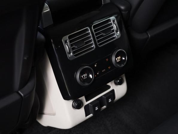 Land Rover Range Rover IV Рестайлинг с пробегом 2018 года, цена 6 224 000 рублей, 139366 км, внедорожник, Автокод Объявления