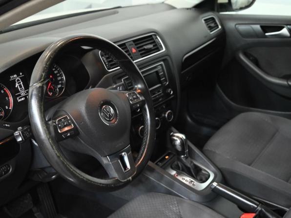Volkswagen Jetta VI с пробегом 2013 года, цена 990 000 рублей, 260451 км, седан, Автокод Объявления