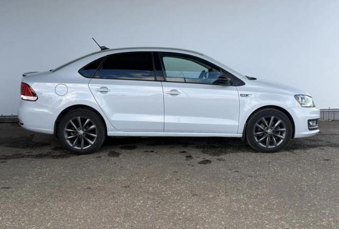 Volkswagen Polo V Рестайлинг с пробегом 2018 года, цена 1 349 000 рублей, 127456 км, седан, Автокод Объявления