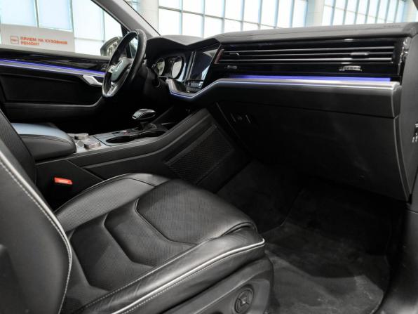 Volkswagen Touareg III с пробегом 2020 года, цена 4 099 000 рублей, 170000 км, внедорожник, Автокод Объявления