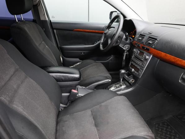 Toyota Avensis II Рестайлинг с пробегом 2006 года, цена 698 000 рублей, 302600 км, седан, Автокод Объявления