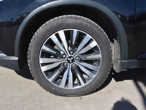 Mitsubishi Outlander III Рестайлинг 3 с пробегом 2019 года, цена 2 060 000 рублей, 82028 км, внедорожник, Автокод Объявления