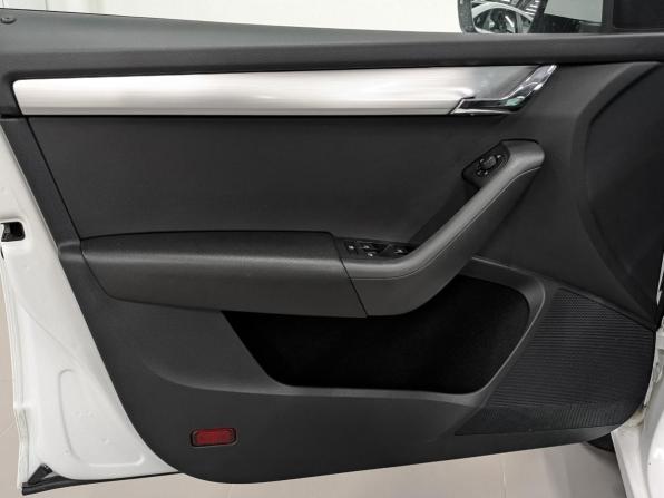 Skoda Octavia III (A7) Рестайлинг с пробегом 2019 года, цена 1 599 000 рублей, 126000 км, лифтбек, Автокод Объявления