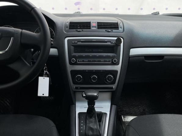 Skoda Octavia II (A5) Рестайлинг с пробегом 2010 года, цена 795 000 рублей, 178129 км, лифтбек, Автокод Объявления