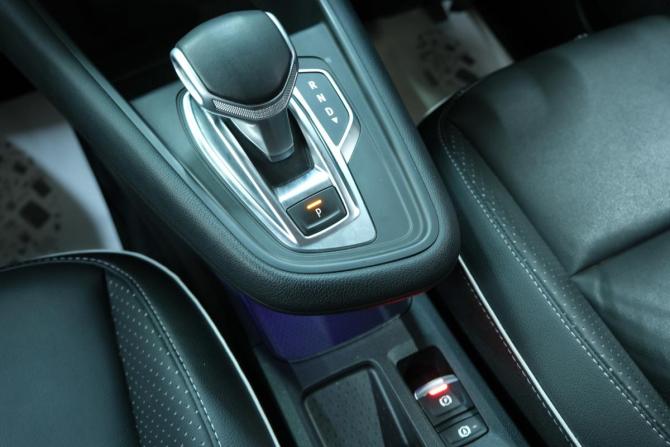 Renault Captur II с пробегом 2021 года, цена 1 679 000 рублей, 45200 км, внедорожник, Автокод Объявления