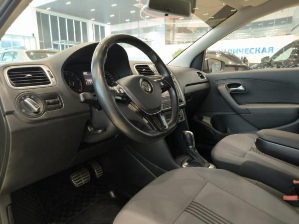 Volkswagen Polo V Рестайлинг с пробегом 2016 года, цена 990 000 рублей, 134615 км, седан, Автокод Объявления
