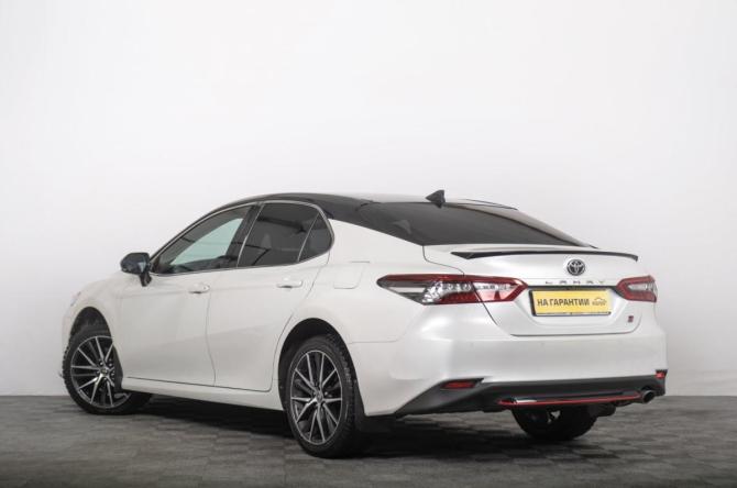 Toyota Camry VIII (XV70) Рестайлинг с пробегом 2021 года, цена 3 399 000 рублей, 218000 км, седан, Автокод Объявления
