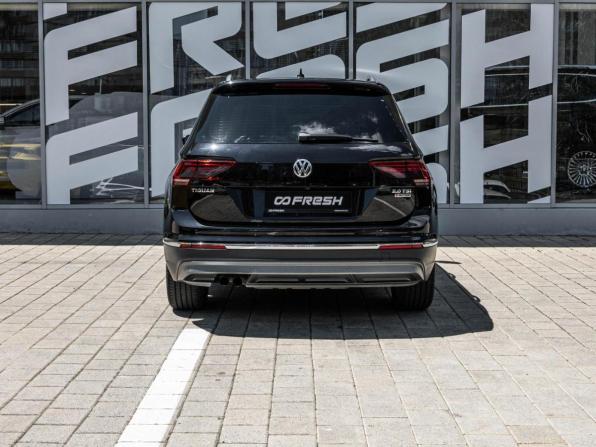 Volkswagen Tiguan II с пробегом 2017 года, цена 2 445 200 рублей, 162524 км, внедорожник, Автокод Объявления