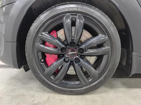 Mini Hatch III (F55/F56) Рестайлинг с пробегом 2018 года, цена 2 740 000 рублей, 94651 км, хэтчбек, Автокод Объявления