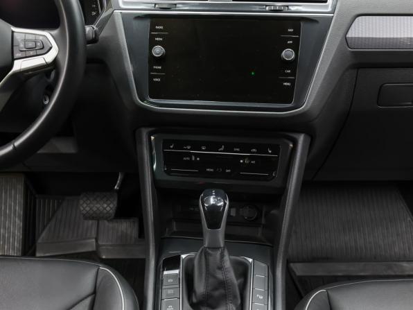 Volkswagen Tiguan II Рестайлинг с пробегом 2022 года, цена 2 798 000 рублей, 80250 км, внедорожник, Автокод Объявления