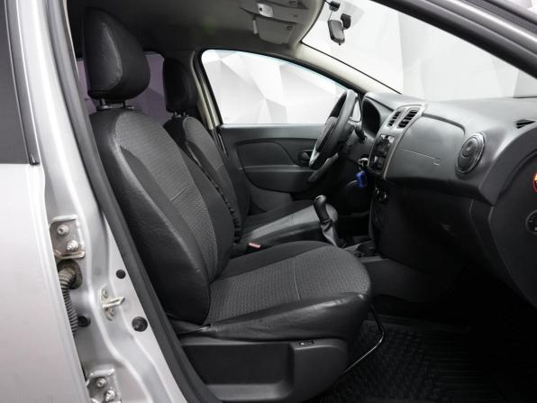 Renault Sandero II Рестайлинг с пробегом 2018 года, цена 950 000 рублей, 91000 км, хэтчбек, Автокод Объявления