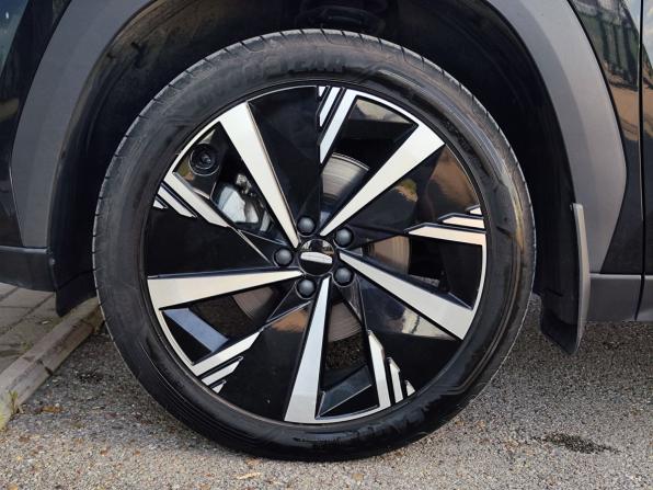 Geely Atlas II с пробегом 2024 года, цена 2 699 000 рублей, 46000 км, внедорожник, Автокод Объявления