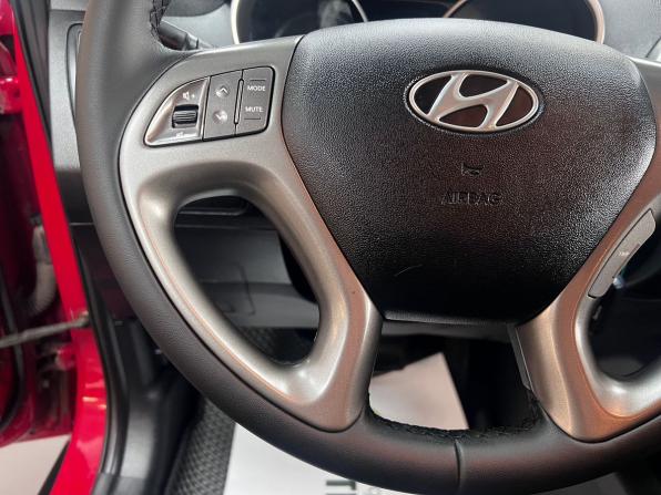 Hyundai ix35 I Рестайлинг с пробегом 2013 года, цена 1 245 000 рублей, 216701 км, внедорожник, Автокод Объявления