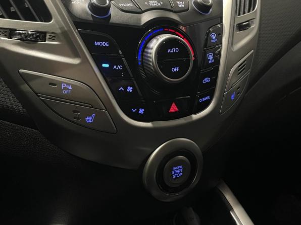 Hyundai Veloster I с пробегом 2012 года, цена 899 000 рублей, 164031 км, хэтчбек, Автокод Объявления