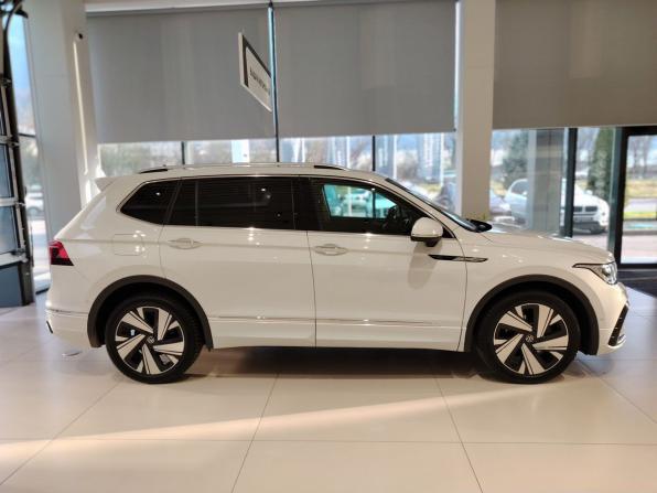 Volkswagen Tiguan II Рестайлинг (China Market) с пробегом 2023 года, цена 3 920 000 рублей, 55535 км, внедорожник, Автокод Объявления