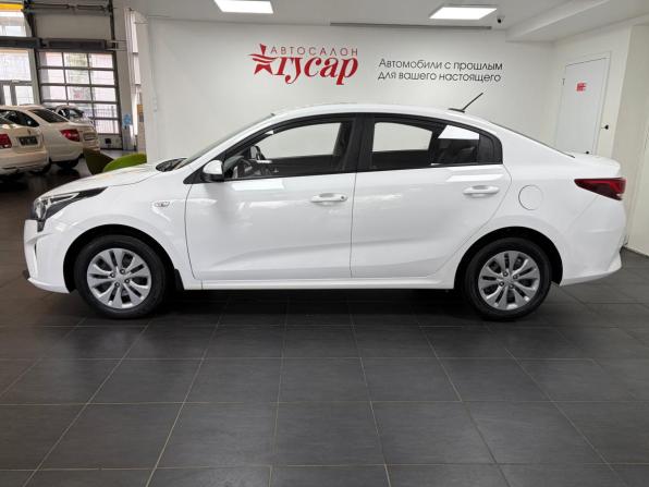 Kia Rio IV Рестайлинг с пробегом 2021 года, цена 1 398 000 рублей, 95465 км, седан, Автокод Объявления