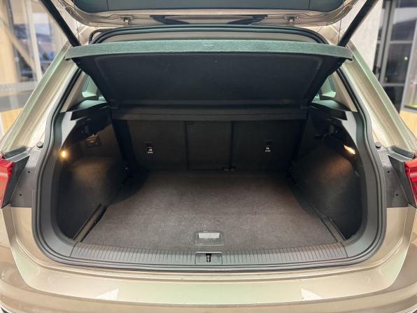 Volkswagen Tiguan II Рестайлинг с пробегом 2021 года, цена 2 520 000 рублей, 152690 км, внедорожник, Автокод Объявления