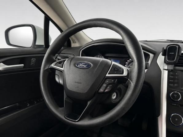 Ford Mondeo V с пробегом 2016 года, цена 1 399 000 рублей, 271239 км, седан, Автокод Объявления
