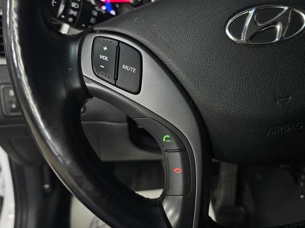 Hyundai Elantra V (MD) Рестайлинг с пробегом 2014 года, цена 1 350 000 рублей, 119700 км, седан, Автокод Объявления