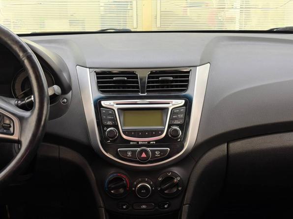 Hyundai Solaris I Рестайлинг с пробегом 2016 года, цена 870 000 рублей, 160810 км, седан, Автокод Объявления