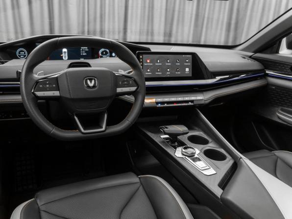 Changan UNI-V I с пробегом 2023 года, цена 2 280 000 рублей, 44764 км, лифтбек, Автокод Объявления