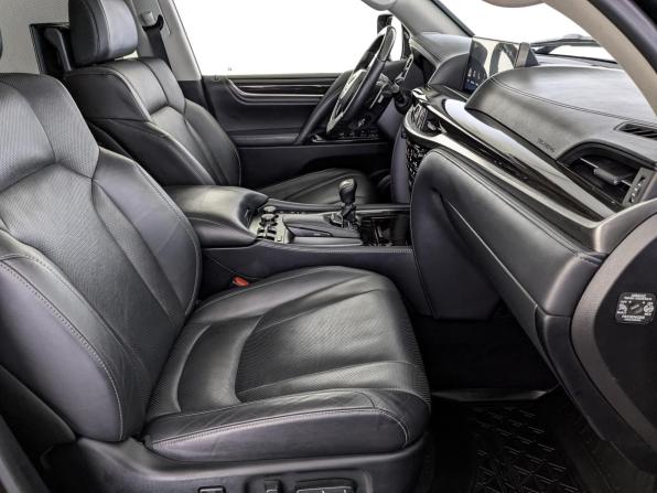 Lexus LX III Рестайлинг 2 с пробегом 2018 года, цена 5 390 000 рублей, 365339 км, внедорожник, Автокод Объявления