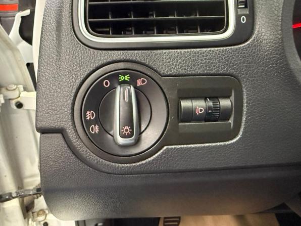 Volkswagen Polo V Рестайлинг с пробегом 2017 года, цена 1 085 000 рублей, 106750 км, седан, Автокод Объявления