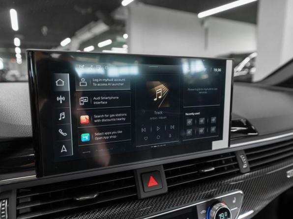 Audi A4 V (B9) Рестайлинг с пробегом 2025 года, цена 5 750 000 рублей, 30 км, седан, Автокод Объявления