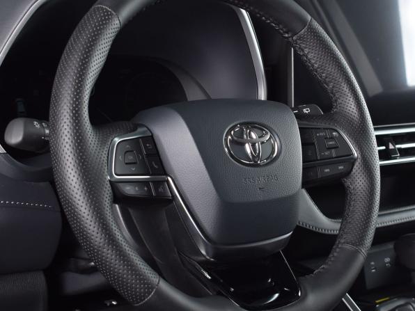 Toyota Highlander IV (XU70) с пробегом 2026 года, цена 5 270 995 рублей, 39 км, внедорожник, Автокод Объявления