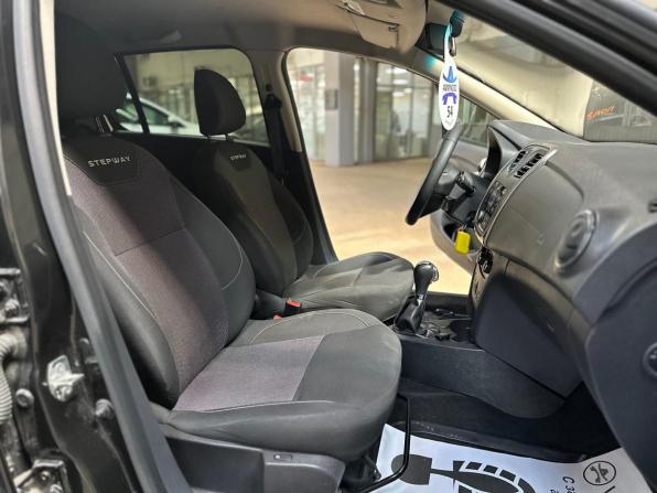 Renault Sandero II Рестайлинг с пробегом 2018 года, цена 1 270 000 рублей, 103926 км, хэтчбек, Автокод Объявления