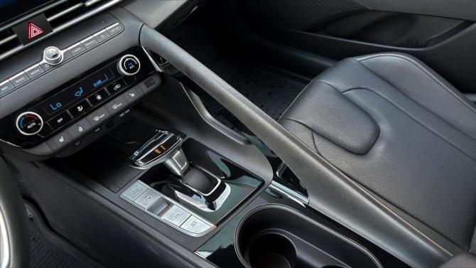 Hyundai Elantra VII (CN7) Рестайлинг с пробегом 2024 года, цена 2 395 000 рублей, 5149 км, седан, Автокод Объявления