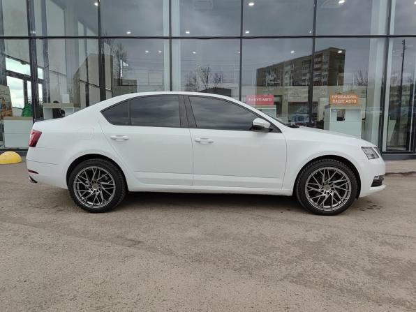 Skoda Octavia III (A7) Рестайлинг с пробегом 2020 года, цена 1 662 500 рублей, 96000 км, лифтбек, Автокод Объявления